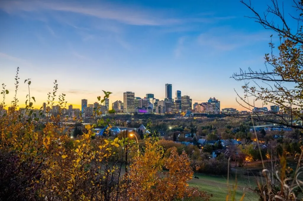 Skyline view of the best Edmonton neighbourhoods.